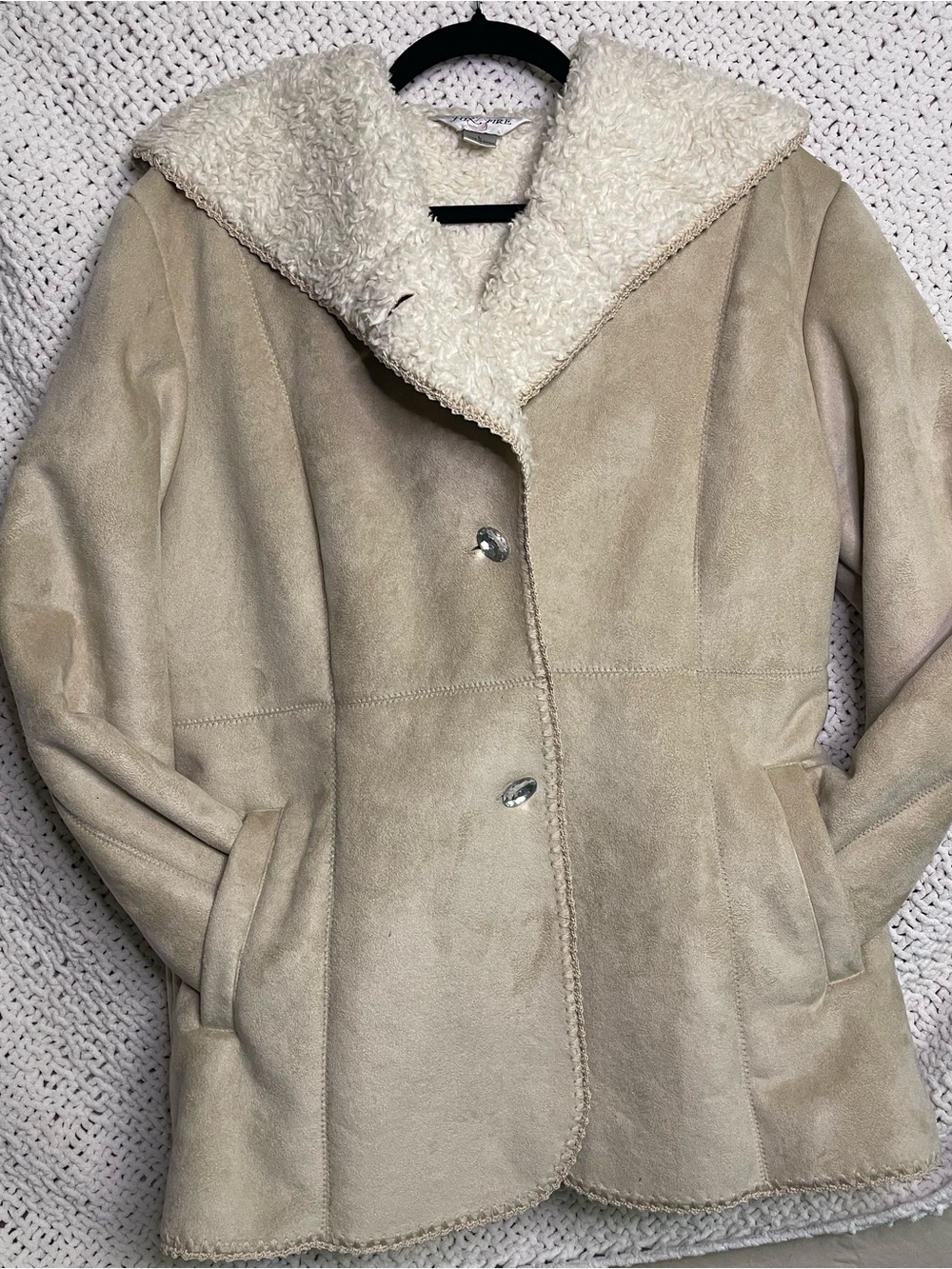 Women’s Cream Faux Suede Sherpa-Lined Jacket